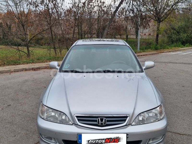 Usado Honda Accord LS 136 CV (100 kW) 2002 Gris / plata Berlina