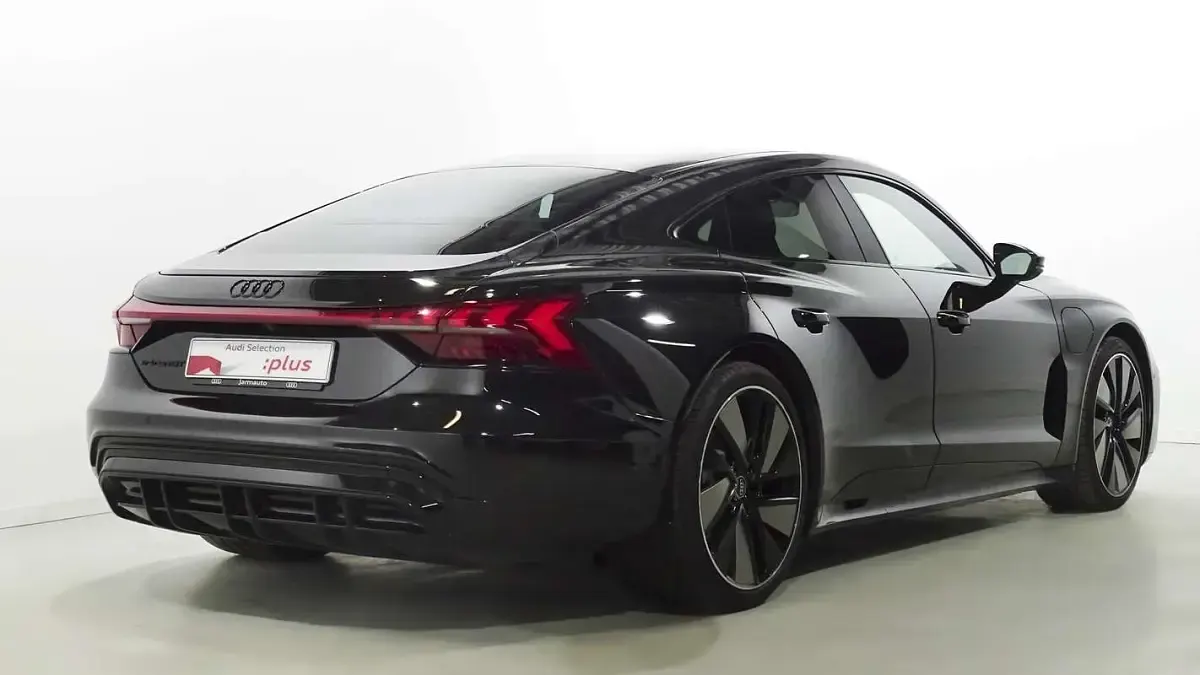Usado Audi e-tron GT quattro Premium 350 kW (476 CV) 2022 Negro Berlina