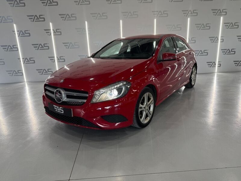 Rojo Usado 2014 Mercedes A200 Style Berlina | 11.900 € (Precio justo) - Imagen 1/4