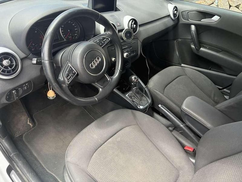 Usado Audi A1 Sportback Ambition 90 CV (66 kW) 2013 Blanco Utilitario