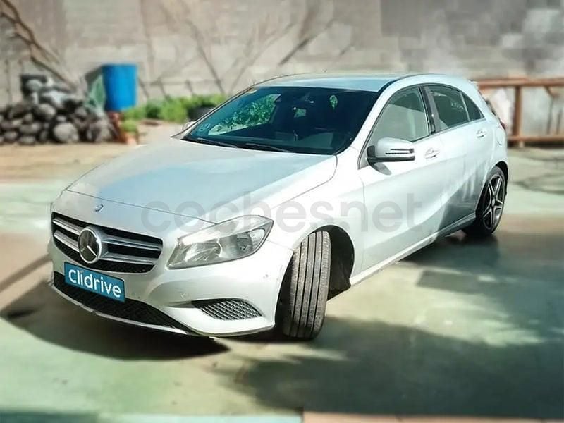 Usado Mercedes A180 Urban 109 CV (80 kW) 2013 Blanco Berlina