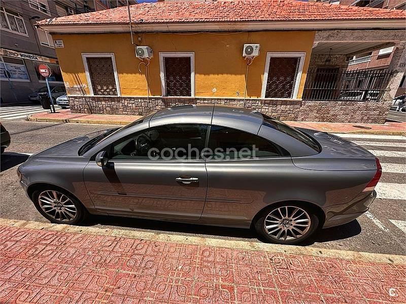 Usado Volvo C70 Summum 180 CV (132 kW) 2007 Gris / plata Descapotable