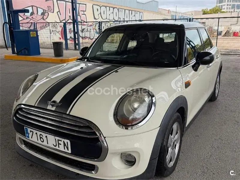 Usado Mini Cooper D 116 CV (85 kW) 2015 Beige Utilitario