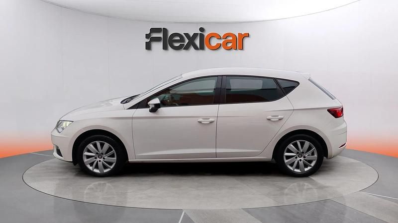 Begagnad Seat Leon Style 115 HK (84 kW) 2019 Vit Sedan