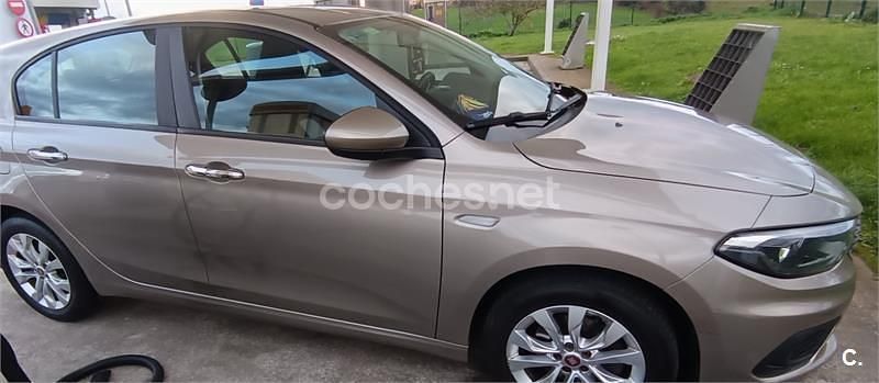 Usado Fiat Tipo Lounge 120 CV (88 kW) 2018 Marrón Berlina