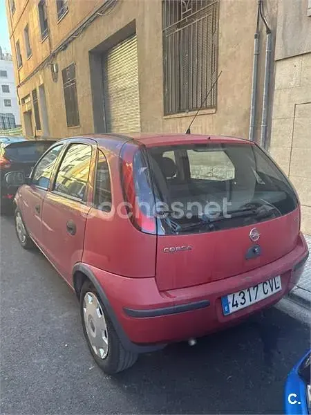 Usado Opel Corsa Essentia 70 CV (51 kW) 2004 Rojo Utilitario