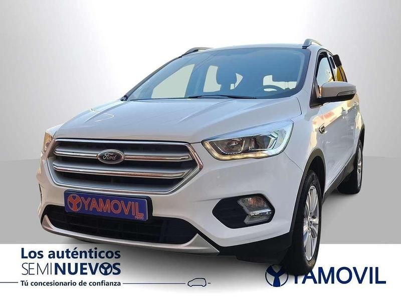 Usado Ford Kuga Trend 120 CV (88 kW) 2019 Blanco SUV