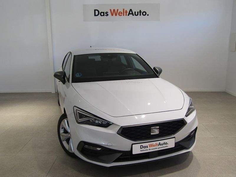 Blanco Usado 2024 Seat Leon FR Utilitario | 24.990 € (Precio justo) - Imagen 1/4