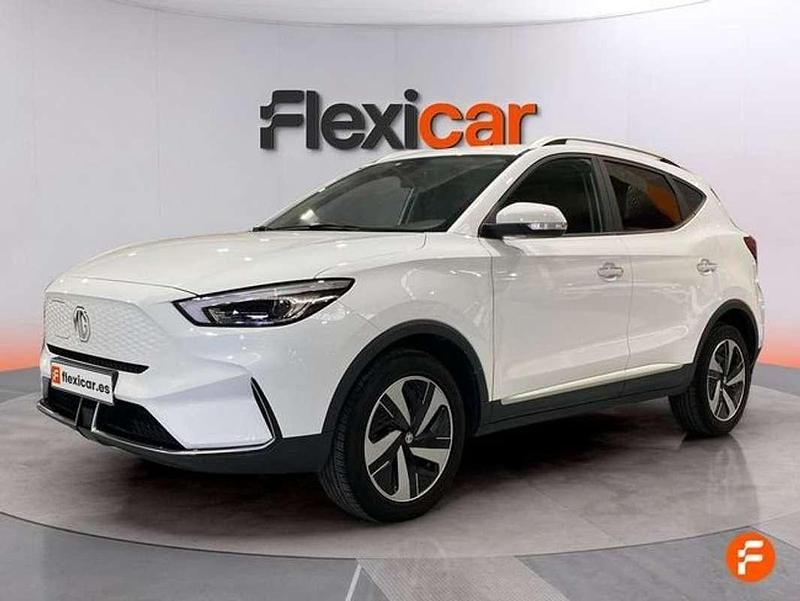 Usado MG ZS Comfort 114 kW (156 CV) 2023 Blanco SUV