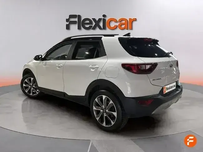 Usado Kia Stonic 100 CV (73 kW) 2020 Blanco SUV
