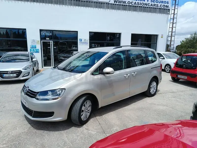 Usado VW Sharan Advance 140 CV (102 kW) 2013 Gris / plata Monovolumen