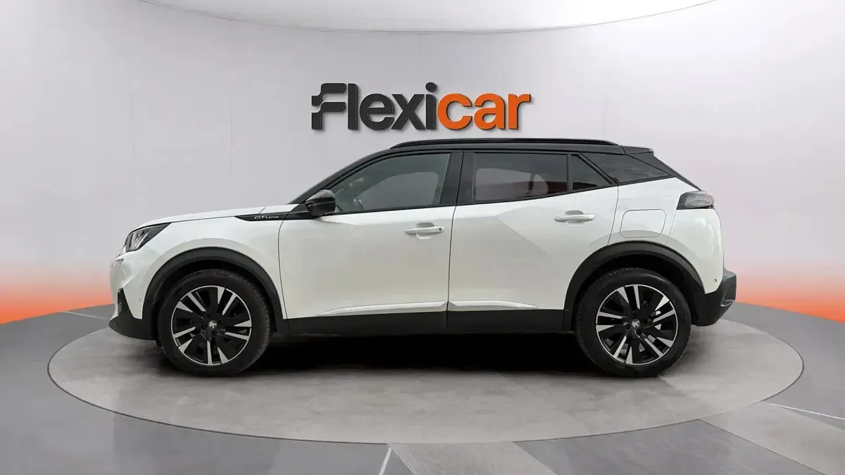 Usado Peugeot 2008 GT-line 131 CV (96 kW) 2020 Blanco SUV