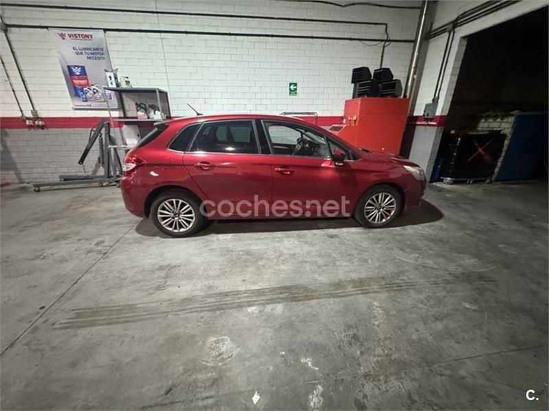 Usado Citroën C4 Business Class 120 CV (88 kW) 2011 Granate Berlina