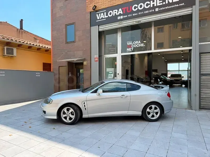 Usado Hyundai Coupé 105 CV (77 kW) 2006 Gris / plata Coupe