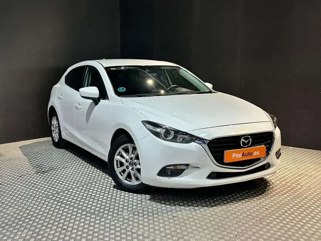 Usado Mazda 3 105 CV (77 kW) 2018 Blanco Utilitario