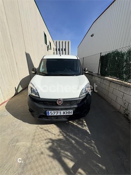 Usado Fiat Doblò 90 CV (66 kW) 2012 Blanco Monovolumen
