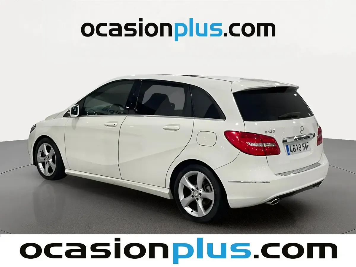 Usado Mercedes B180 109 CV (80 kW) 2014 Blanco Monovolumen