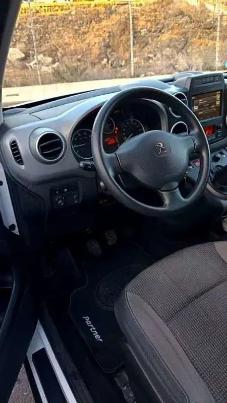 Usado Peugeot TePee Outdoor 99 CV (72 kW) 2017 Blanco Van