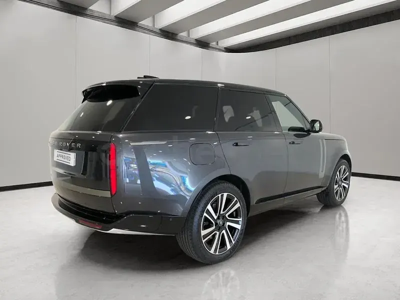 Usado Land Rover Range Rover 350 CV (257 kW) 2025 Gris / plata SUV
