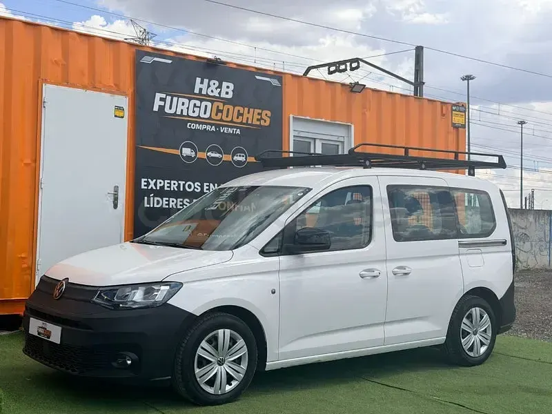 Usado VW Caddy 122 CV (89 kW) 2021 Blanco Monovolumen