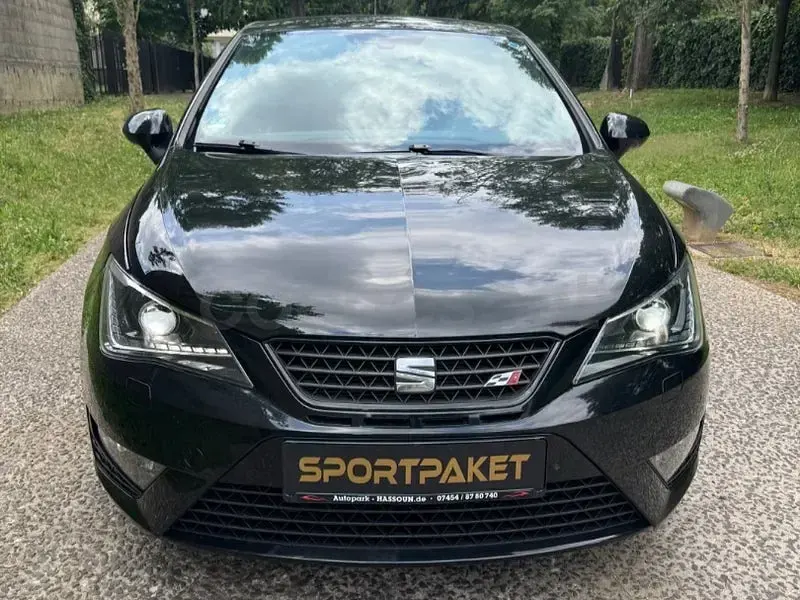 Usado Seat Ibiza SC FR 110 CV (80 kW) 2017 Negro Utilitario