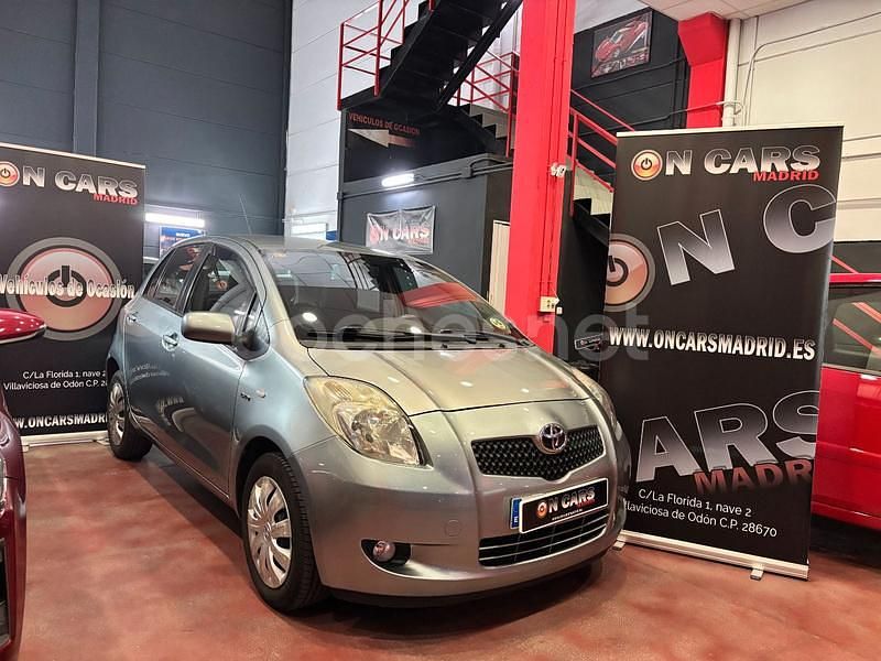 Gris / plata Usado 2008 Toyota Yaris Berlina | 6899 € (Precio justo) - Imagen 1/4