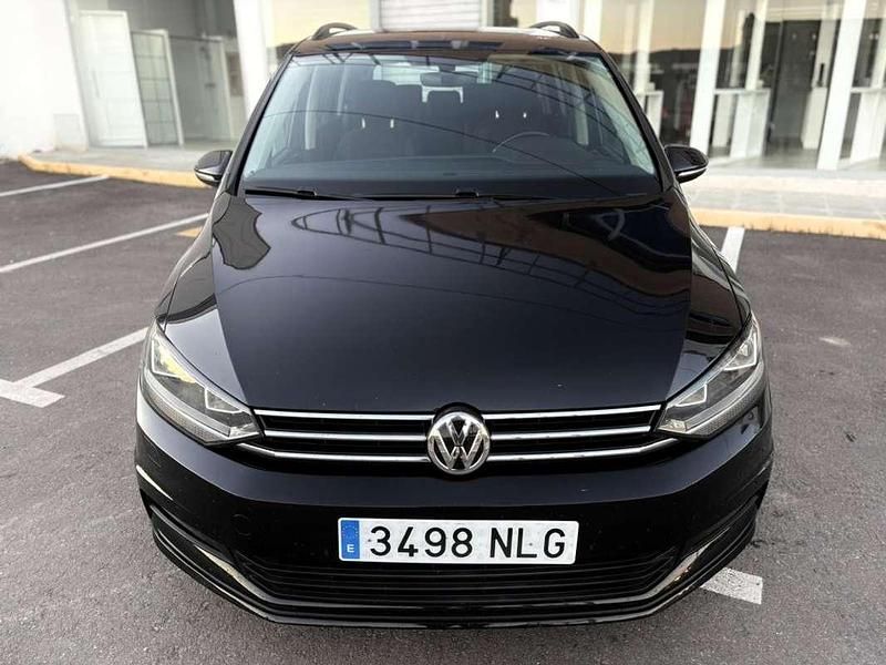 Usado VW Touran Advance 150 CV (110 kW) 2018 Negro Monovolumen