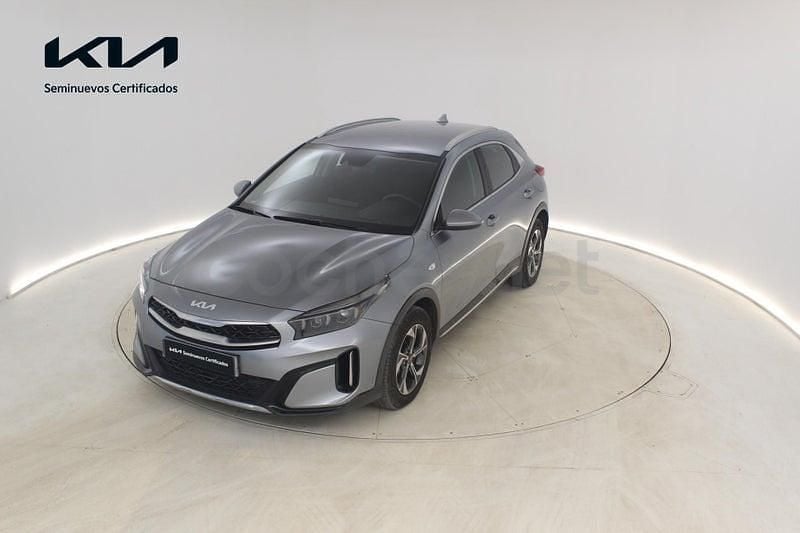 Usado Kia XCeed 100 CV (73 kW) 2025 Gris / plata SUV
