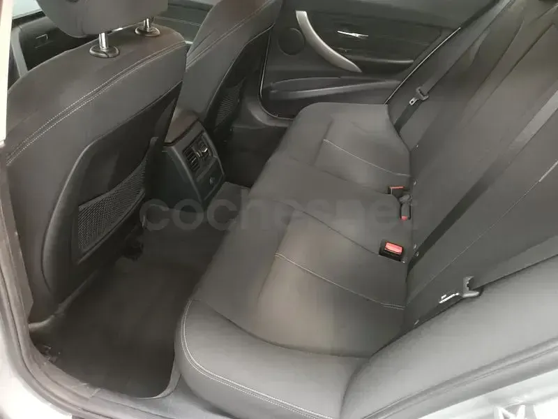 Usado BMW 318 143 CV (105 kW) 2015 Gris / plata Berlina
