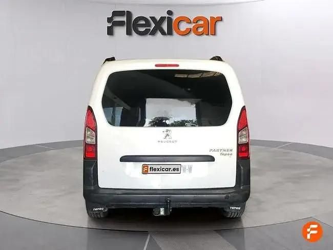 Begagnad Peugeot Partner Tepee Active 100 HK (73 kW) 2017 Vit Minibuss