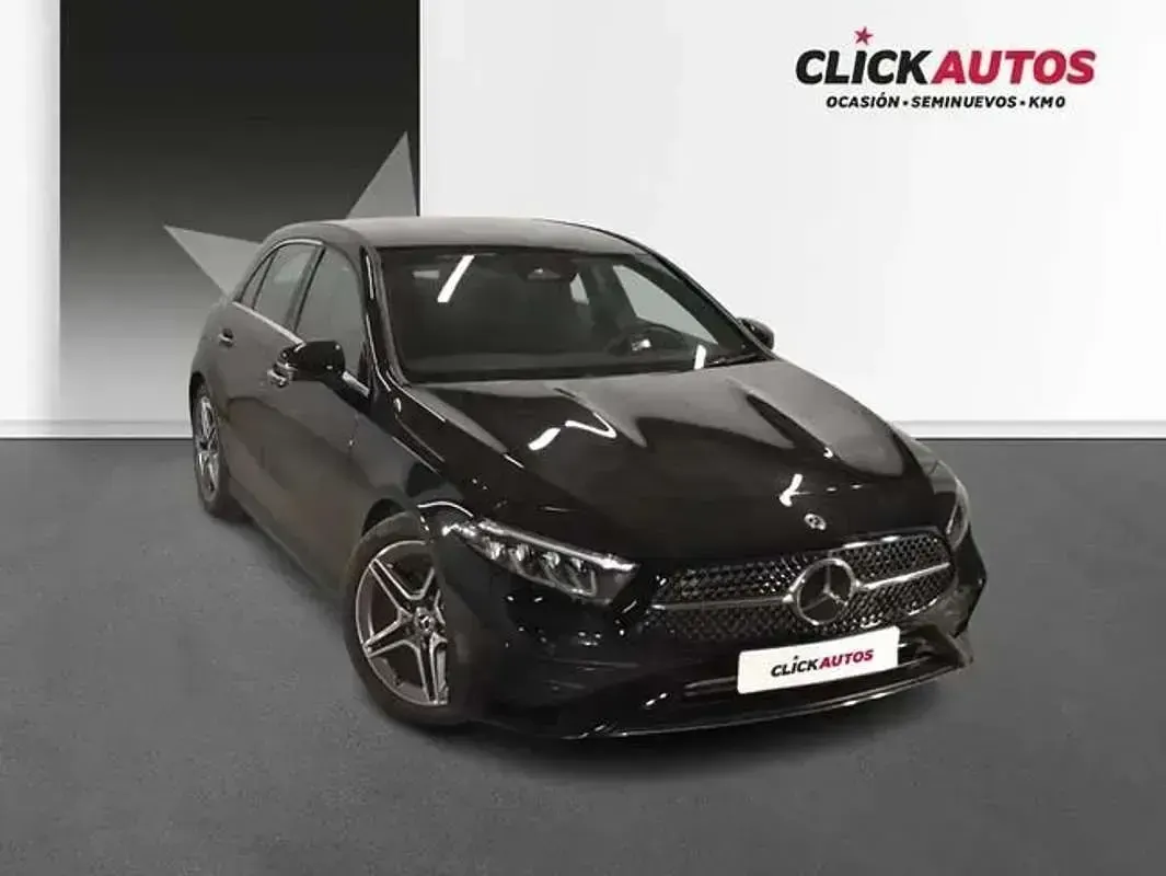 Usado Mercedes A180 AMG line 136 CV (100 kW) 2024 Negro Berlina
