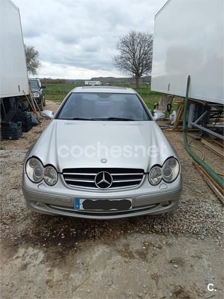 Usado Mercedes CLK270 Avantgarde 170 CV (125 kW) 2003 Gris / plata Coupe