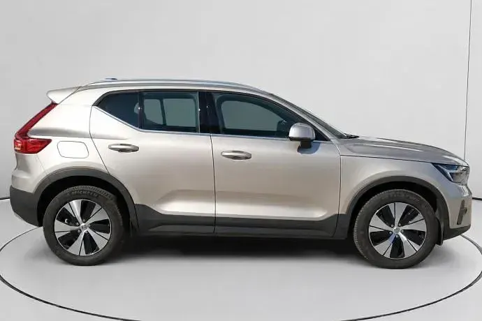Usado Volvo XC40 Core 211 CV (155 kW) 2023 Beige SUV