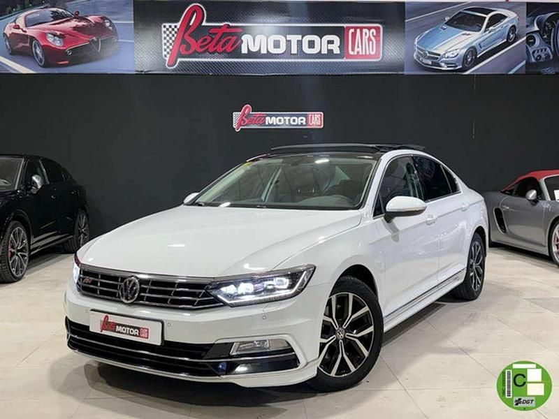 Usado VW Passat Advance 150 CV (110 kW) 2018 Blanco Berlina