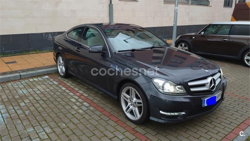Usado Mercedes C220 170 HP (125 kW) 2013 Cinzento Coupé