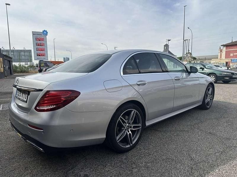 Usado Mercedes E220 194 CV (142 kW) 2019 Gris Berlina