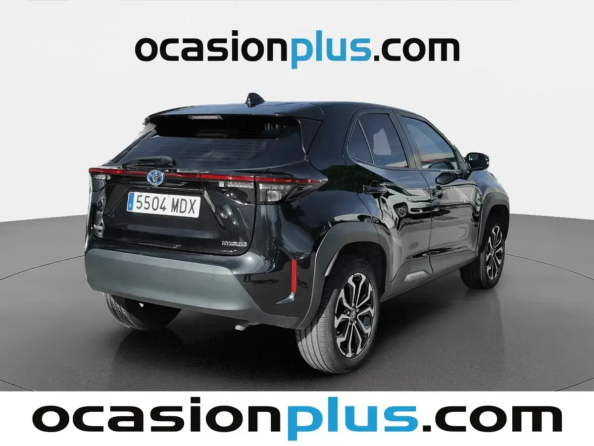 Begagnad Toyota Yaris Hybrid Active 116 HK (85 kW) 2023 Svart Pickup