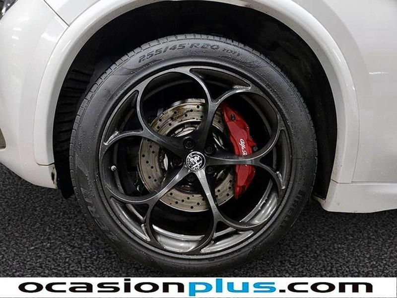Blanco Usado 2018 Alfa Romeo Stelvio Quadrifoglio SUV | 42.000 € (Precio justo) - Imagen 1/1