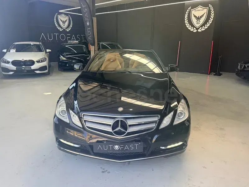 Usado Mercedes E250 Avantgarde 204 CV (150 kW) 2013 Negro Descapotable