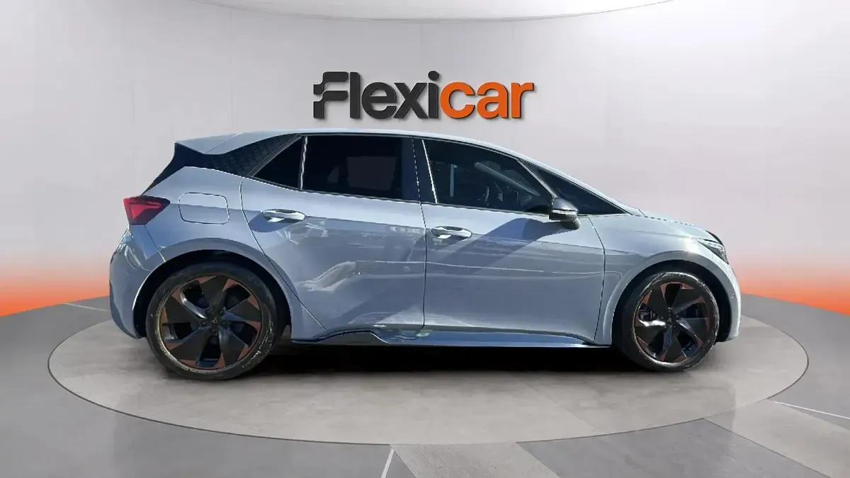 Usado Cupra Born e-Boost 169 kW (231 CV) 2023 Gris Utilitario