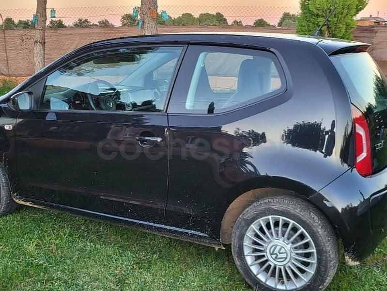 Usado VW up! 60 CV (44 kW) 2014 Negro Utilitario