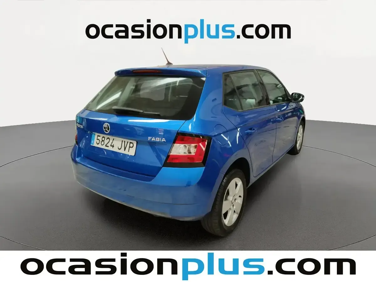 Usado Skoda Fabia 75 CV (55 kW) 2016 Azul