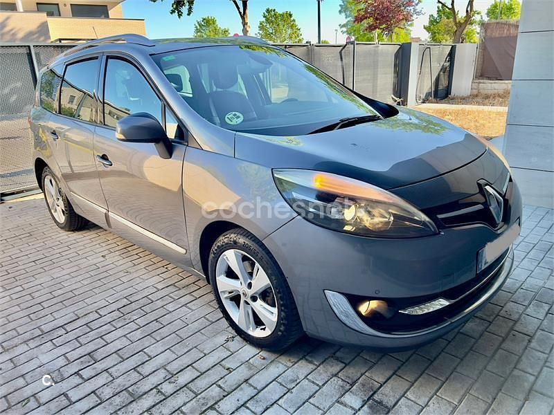 Usado Renault Grand Scénic III Dynamique 110 CV (80 kW) 2013 Gris / plata Monovolumen