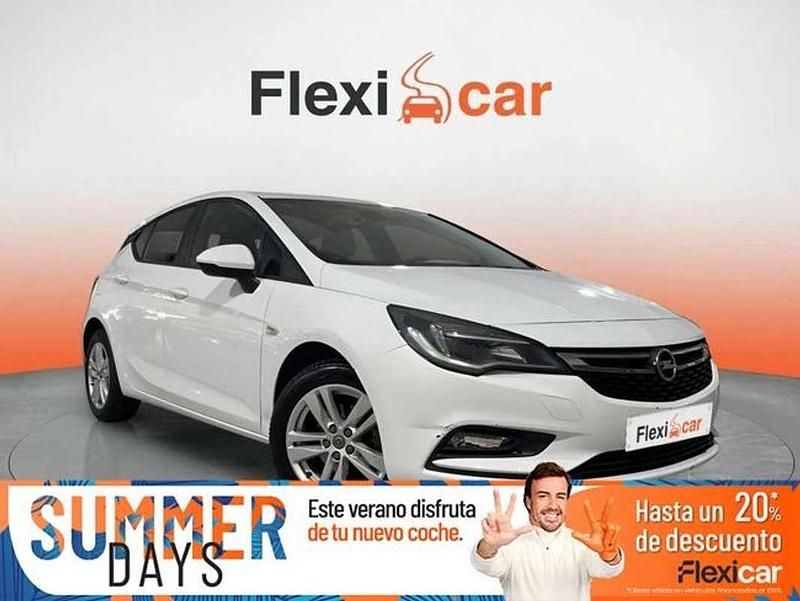 Blanco Usado 2017 Opel Astra Selective Berlina | 11.190 € (Precio justo) - Imagen 1/4