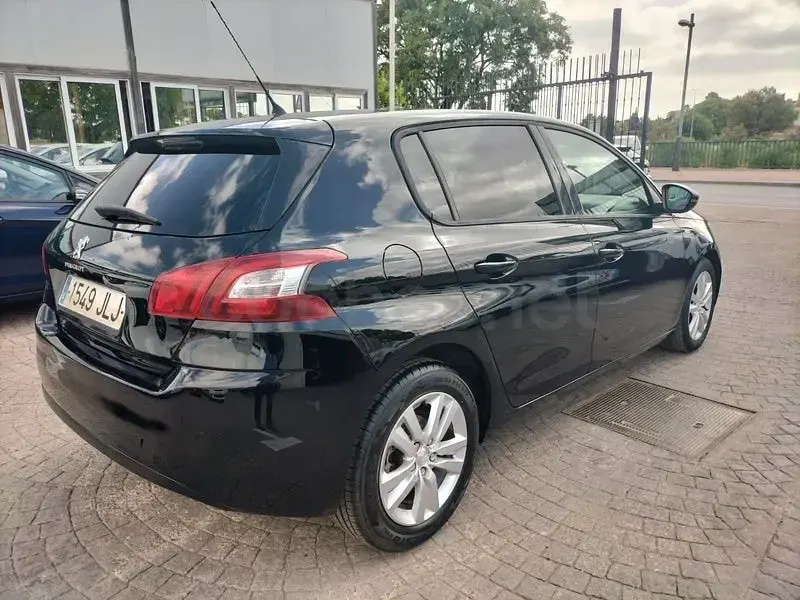 Usado Peugeot 308 Access 100 CV (73 kW) 2016 Negro Berlina
