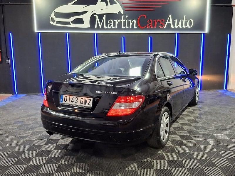 Usado Mercedes C180 156 CV (114 kW) 2010 Negro Familiar
