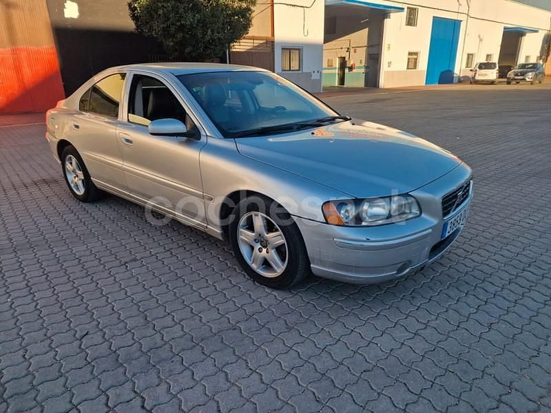 Gris / plata Usado 2006 Volvo S60 Momentum Berlina | 3499 € (Super precio) - Imagen 1/4