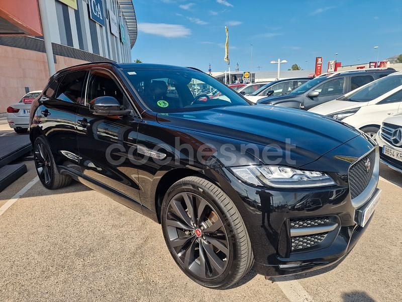 Usado Jaguar F-Pace R-Sport 300 CV (220 kW) 2017 Negro SUV