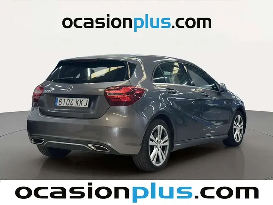 Usado Mercedes A200 136 CV (100 kW) 2018 Gris Utilitario