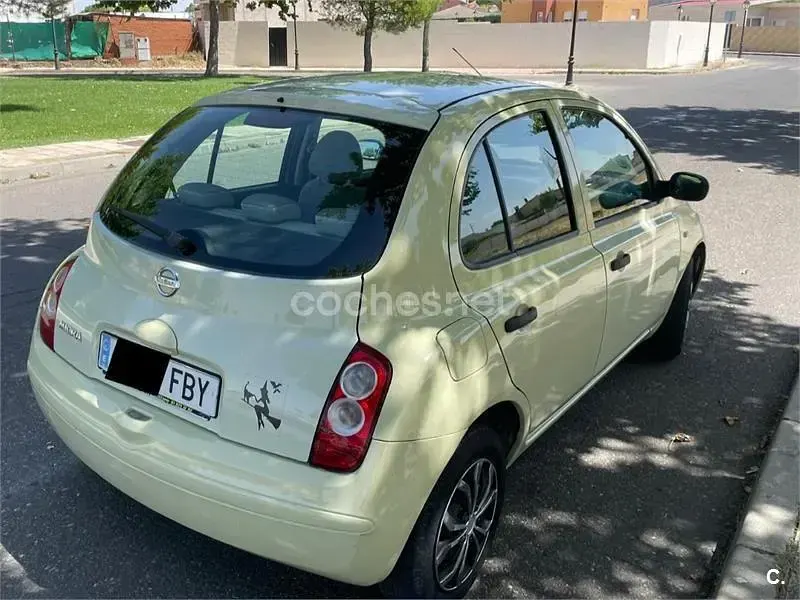 Usado Nissan Micra Visia+ 80 CV (58 kW) 2006 Amarillo Berlina